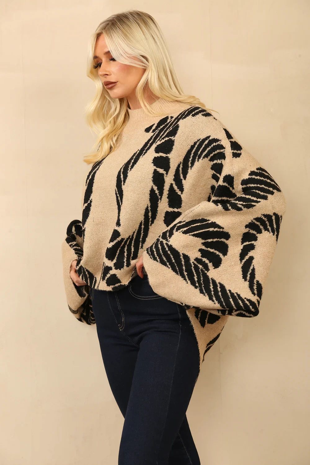 CIRCLE PRINT KNIT JUMPER - CAMEL