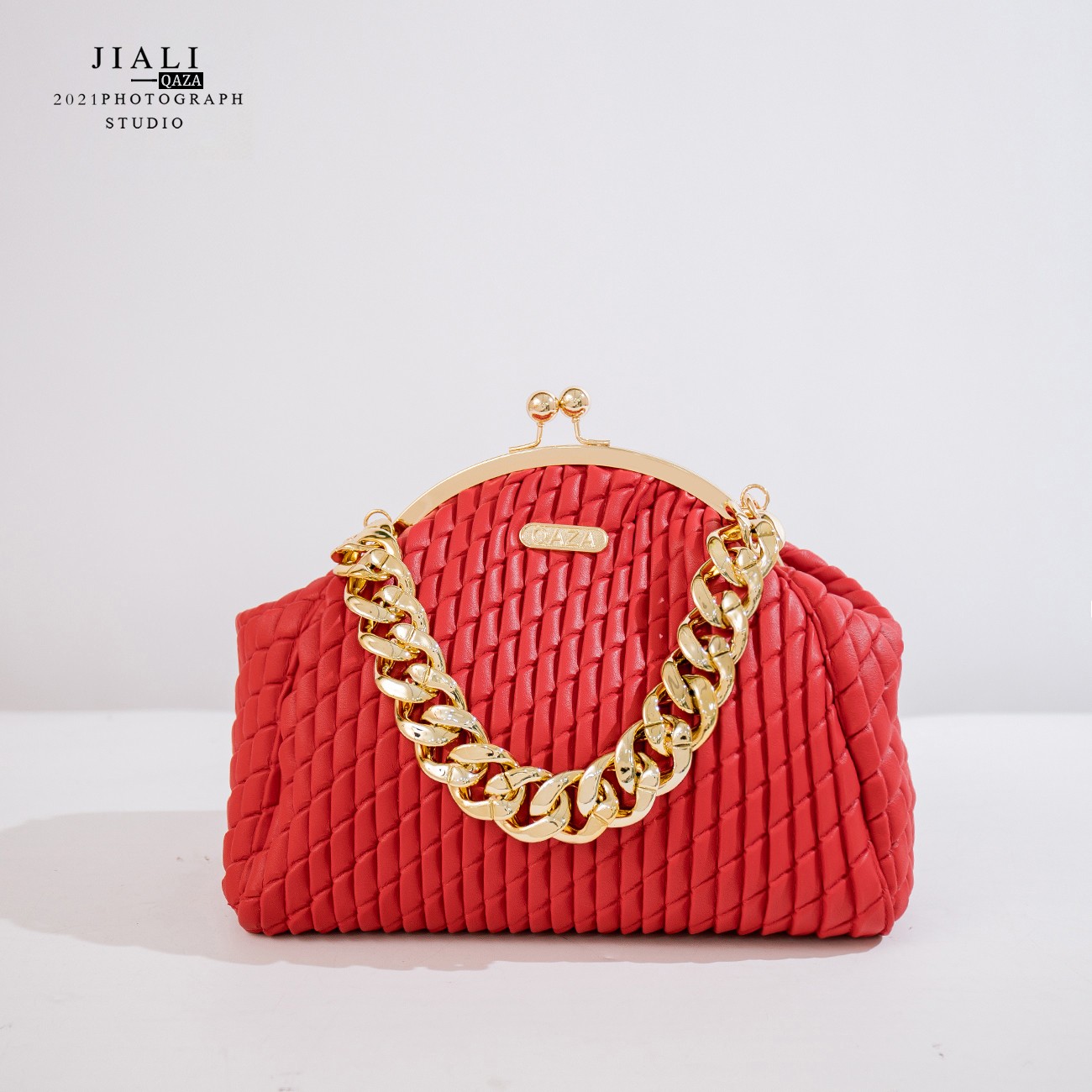 2022 Custom Guangzhou Designer Pu Leather Chain Ladies Shoulder Cloud Bag Handbag Luxury Women Woven Crossbody African Handbags