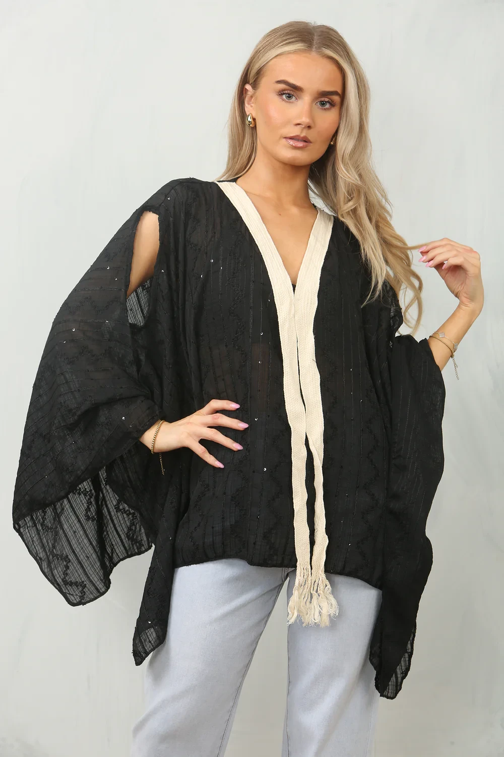 TRIM DETAIL OVERSIZED TOP
