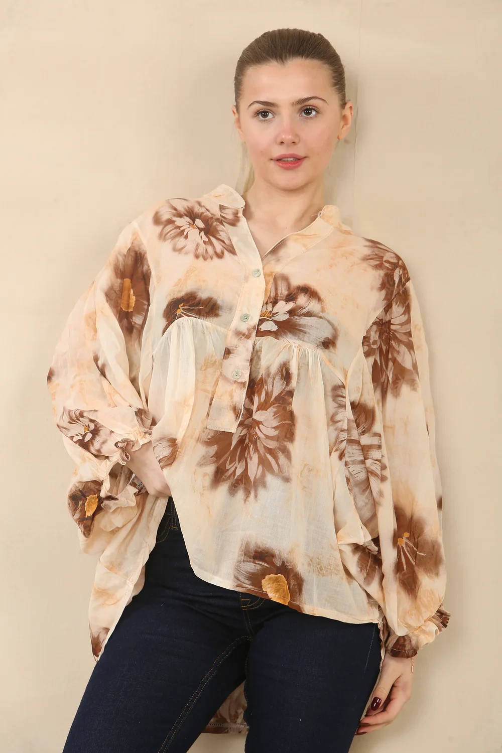 FLORAL BUTTON DETAIL TOP