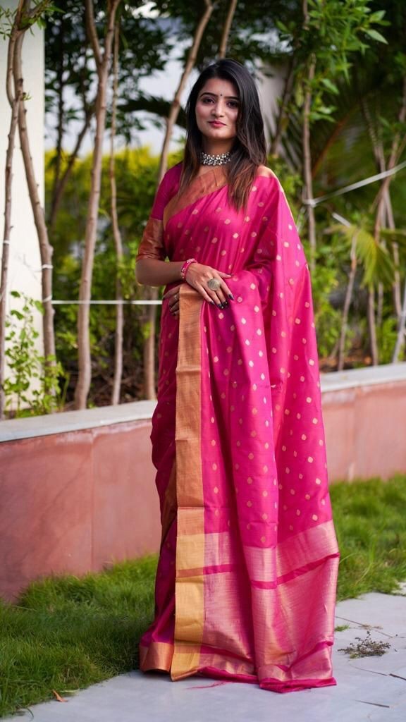 Soft  silk saree with Beautiful zari weaving Border & Rich Pallu