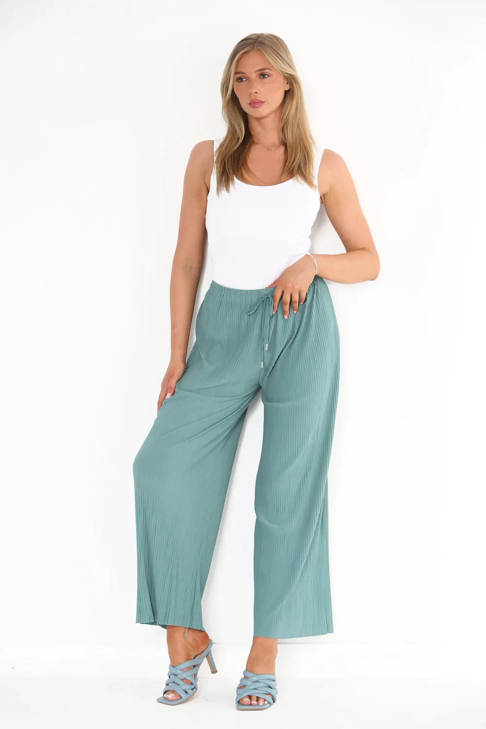 PLAIN PLEATED TROUSERS - BLUE