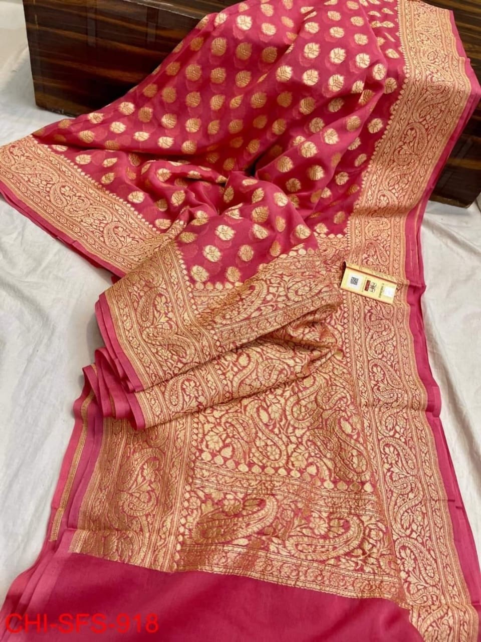 BANARASI SEMI  GOERGETS LATEST BOOTI SOFT SILK SAREE