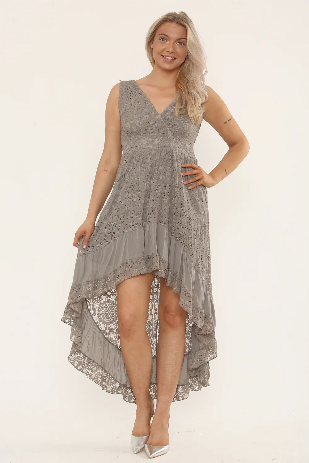 LACE DETAIL HIGH LOW TOP