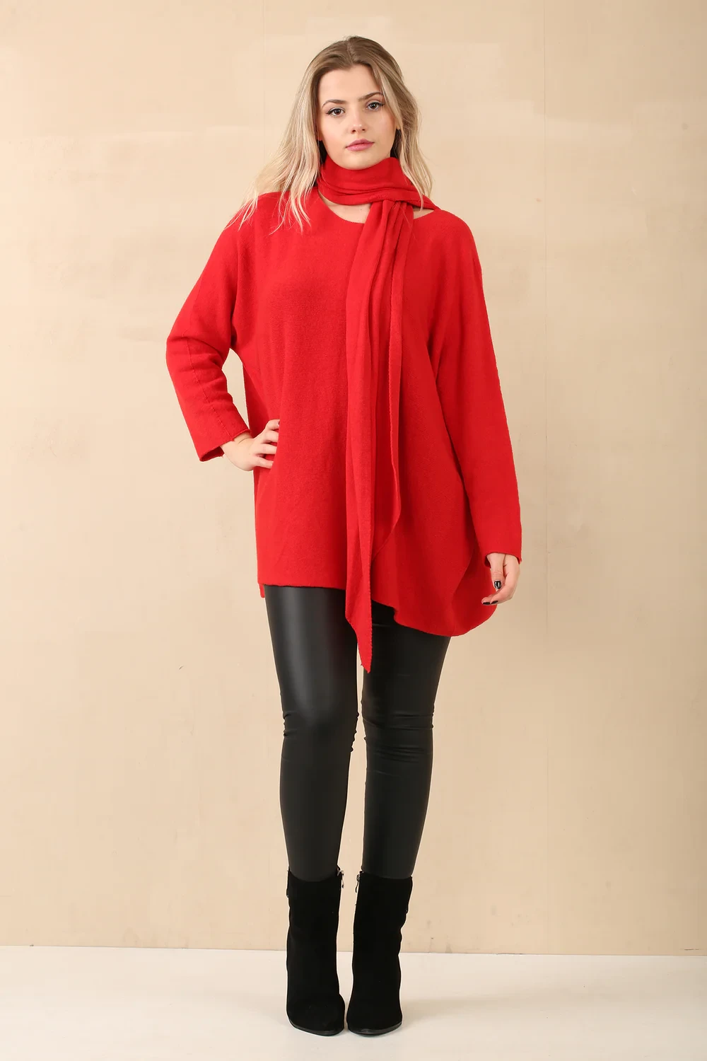 PLAIN SCRAF JUMPER - RED